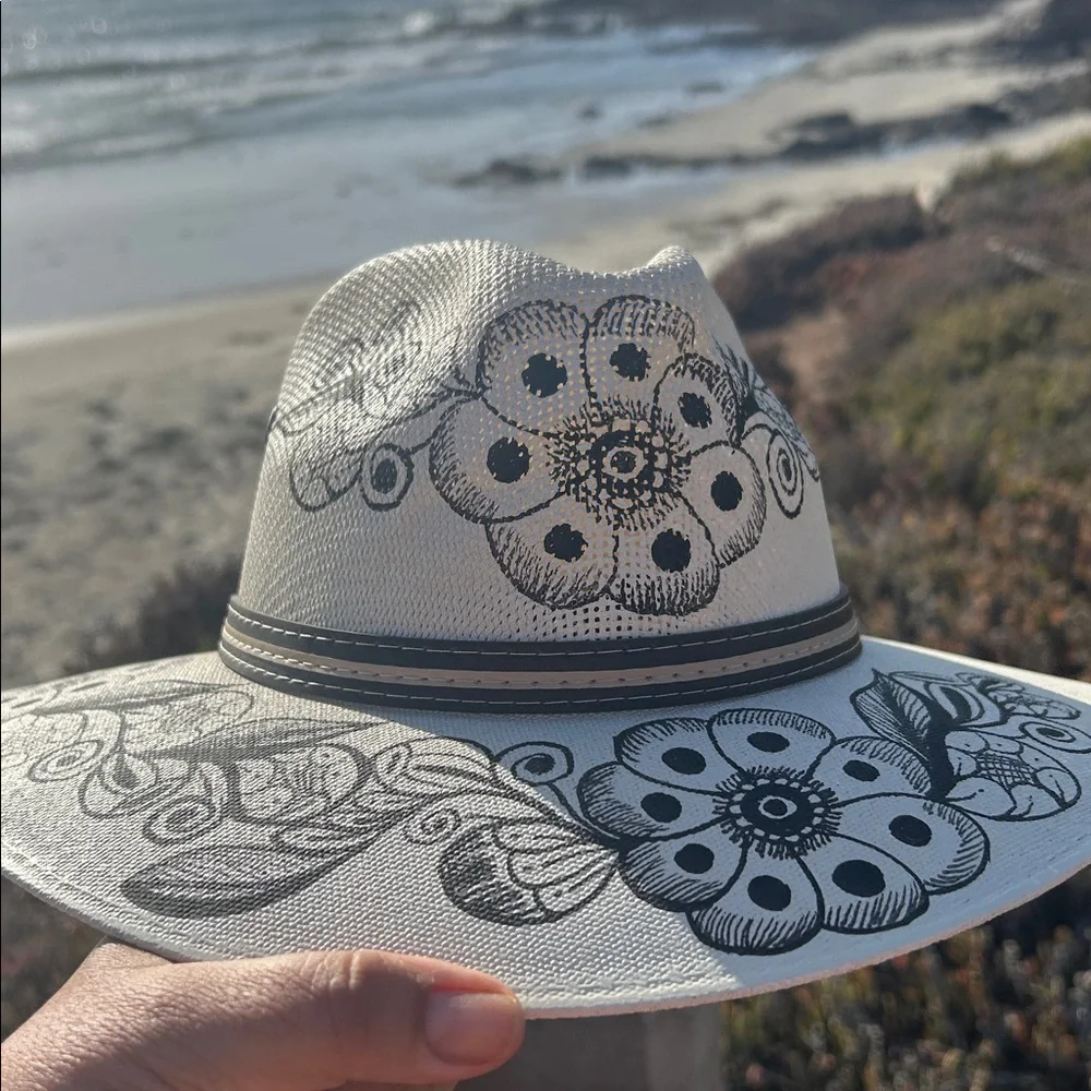 Woman’s Mexican hat - Picture 3 of 7